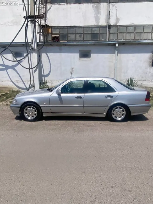 Mercedes-Benz C class 1998 · 2.4 AT