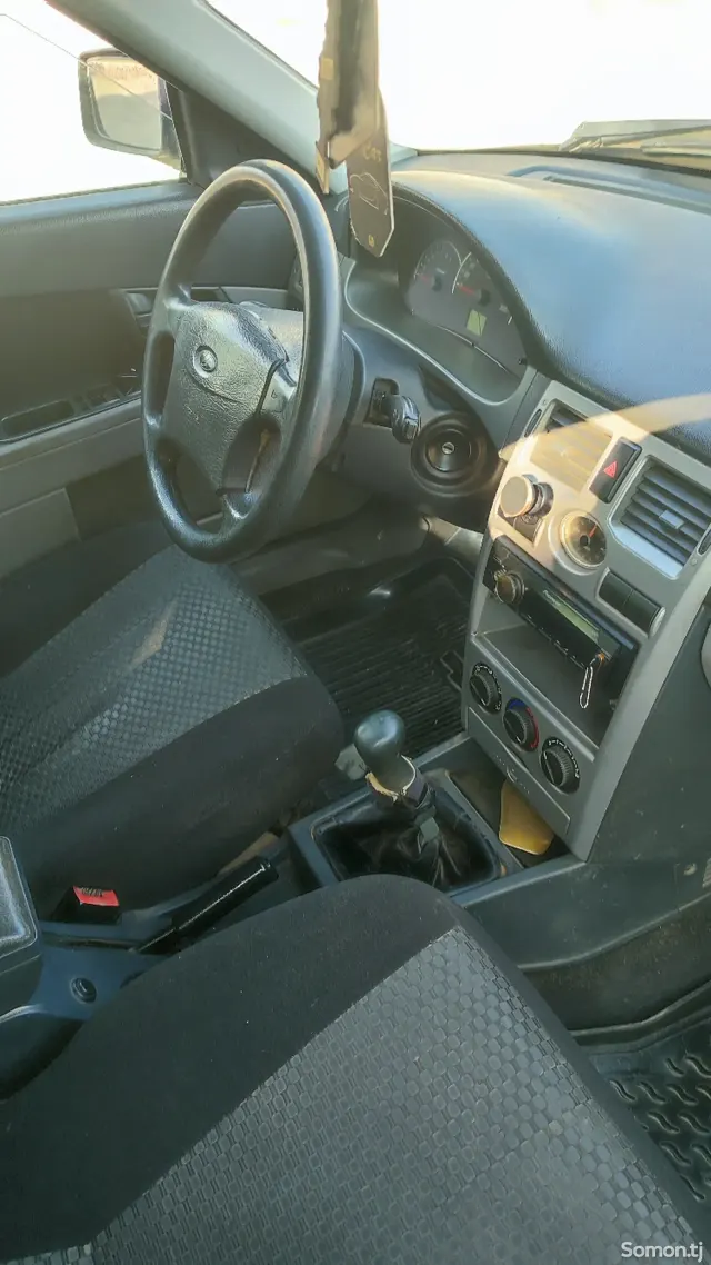 Lada (ВАЗ) Priora 2010 · 1.6 MT