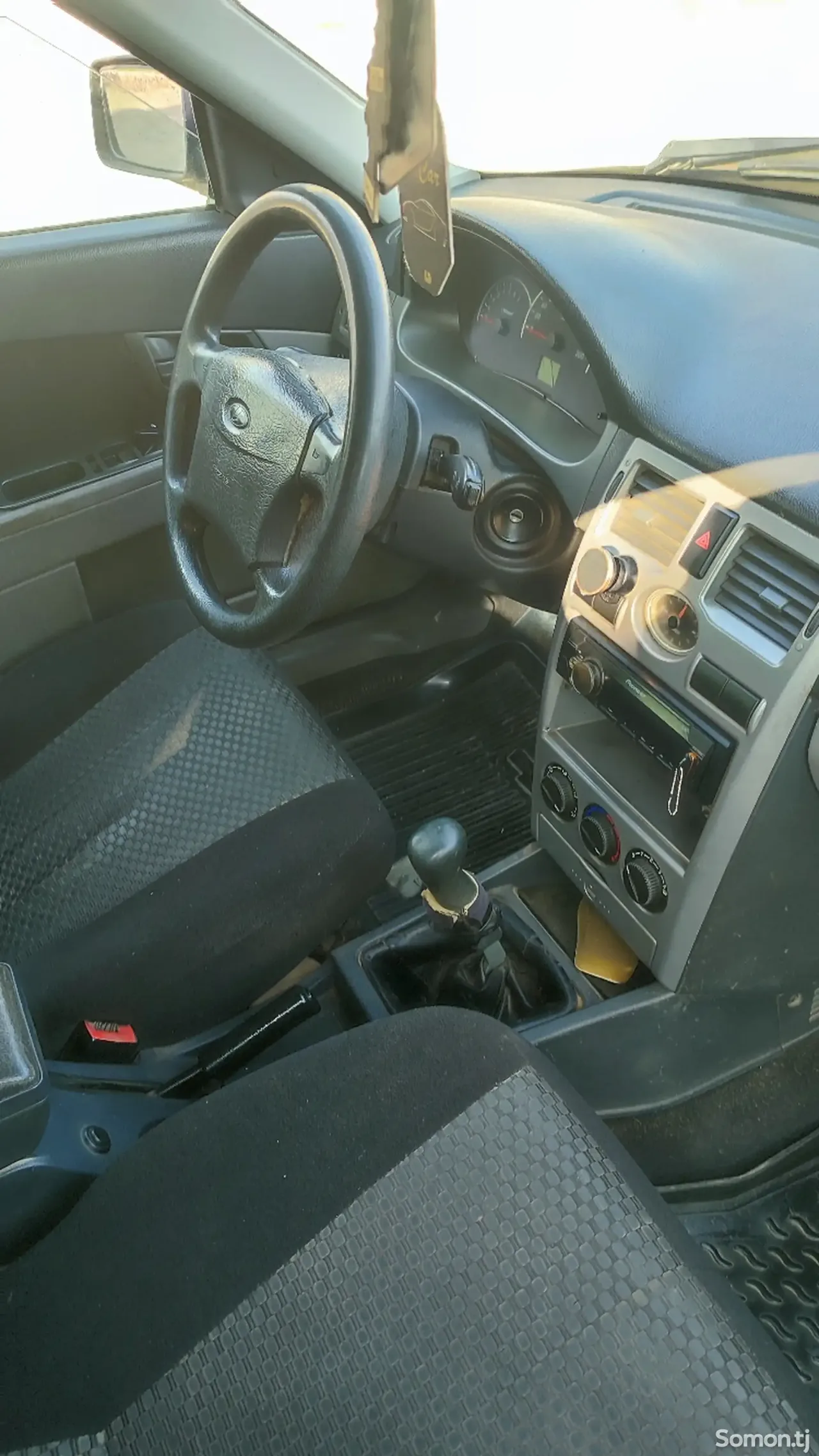 Lada (ВАЗ) Priora 2010 · 1.6 MT