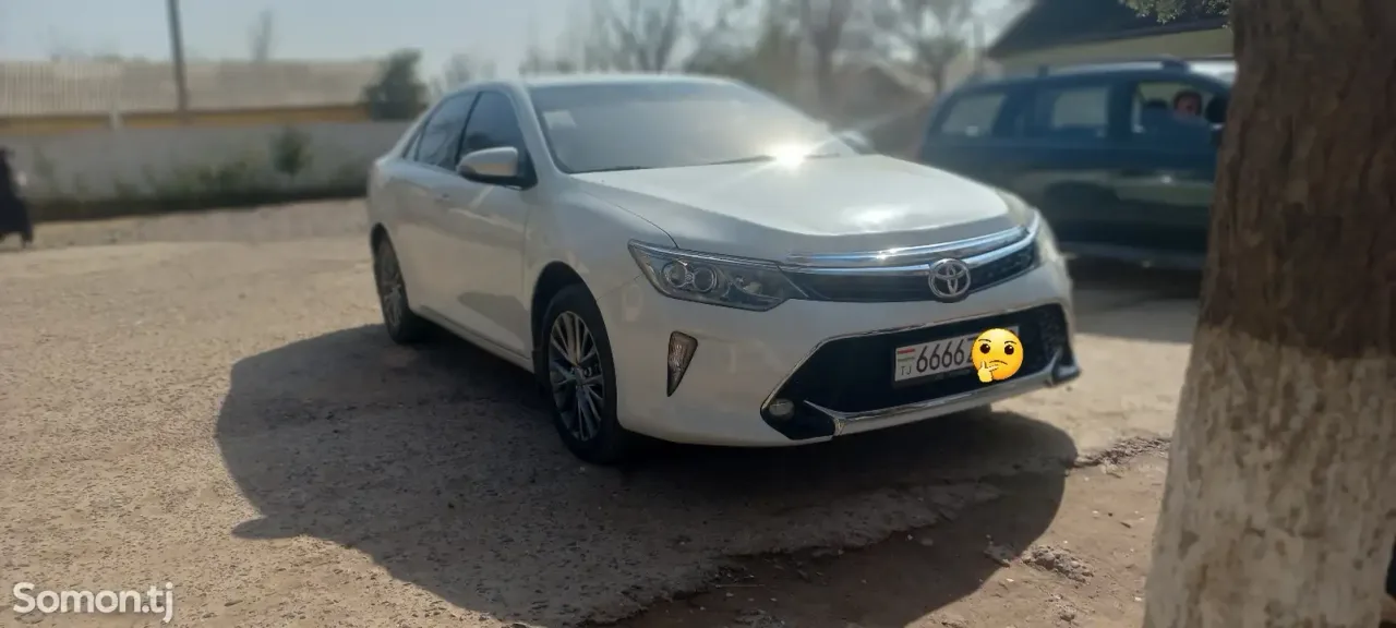 Toyota Camry 2015 · 2.0 AT