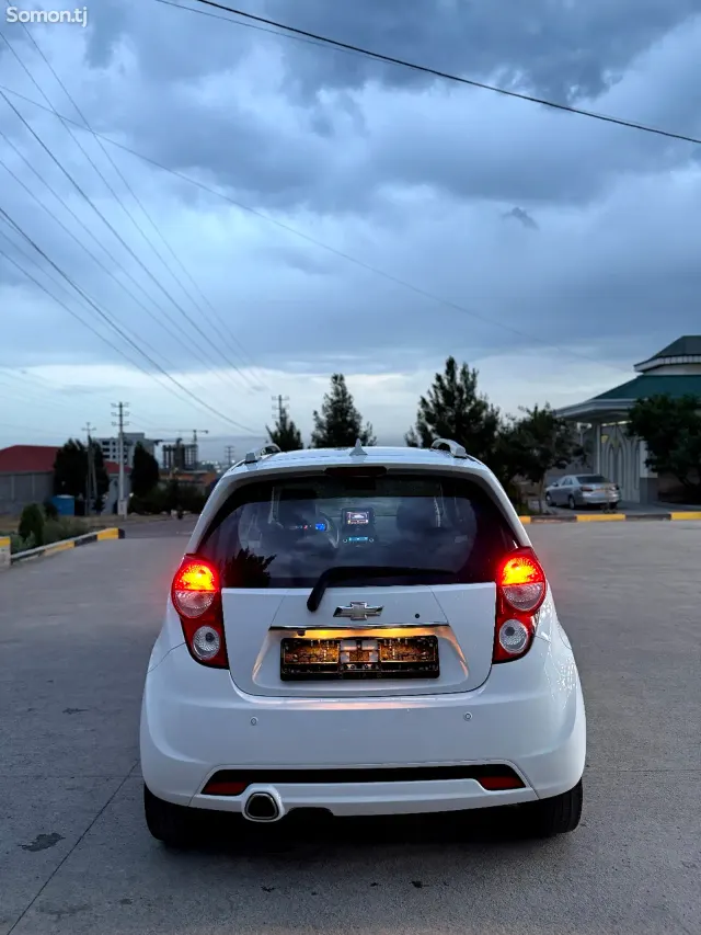 Chevrolet Spark 2014 · 1.2 AT