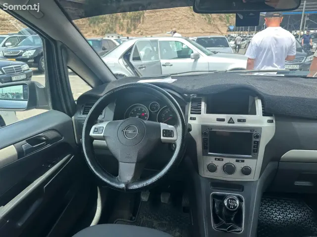 Opel Zafira 2008 · 1.8 MT