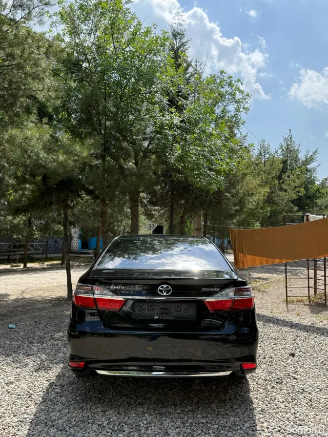 Toyota Camry 2015 · 2.0 AT