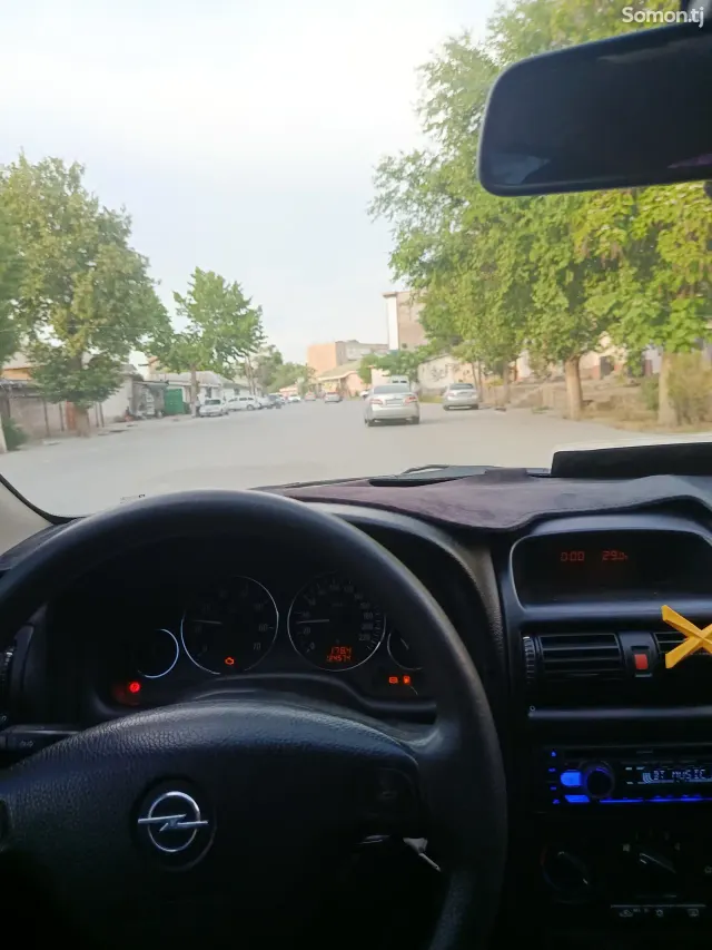 Opel Astra G 2000 · 1.6 MT