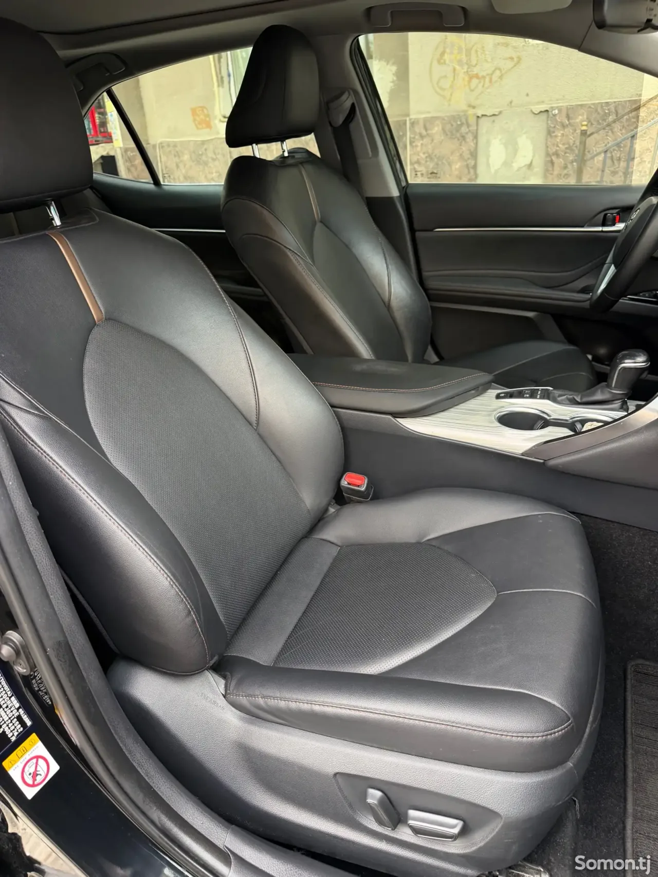 Toyota Camry 2018 · 2.5 AT
