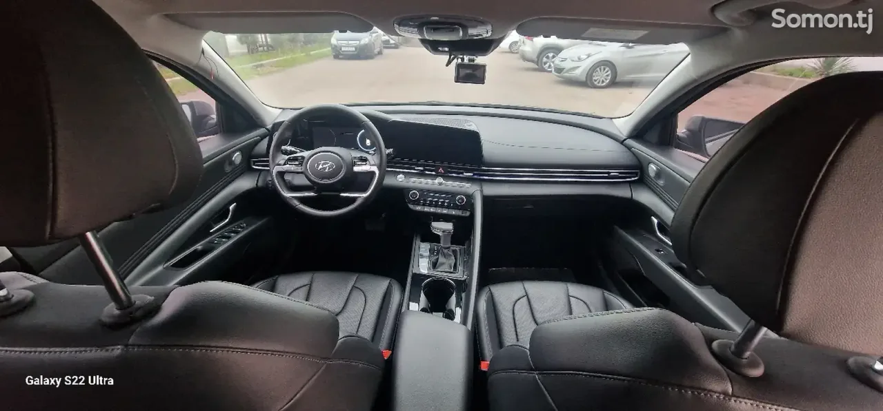 Hyundai Avante 2021 · 1.6 AT