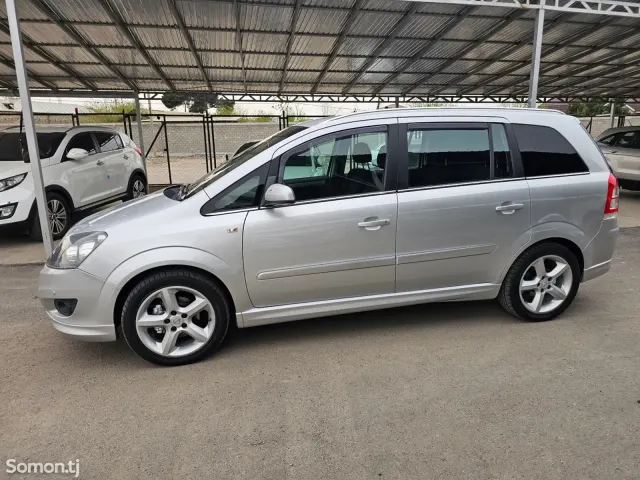 Opel Zafira 2008 · 1.8 MT
