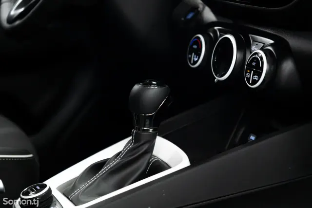Hyundai Venue 2025 · 1.6 AT