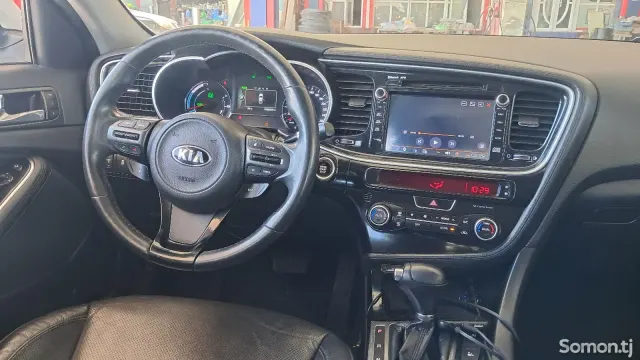 Kia K5 2015 · 2.0 AT