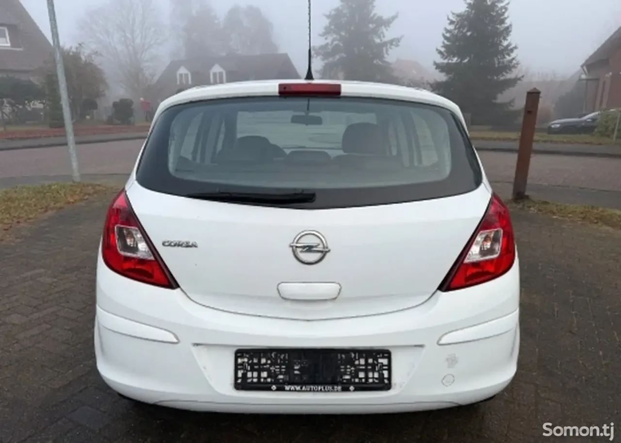 Opel Corsa 2015 · 1.4 MT