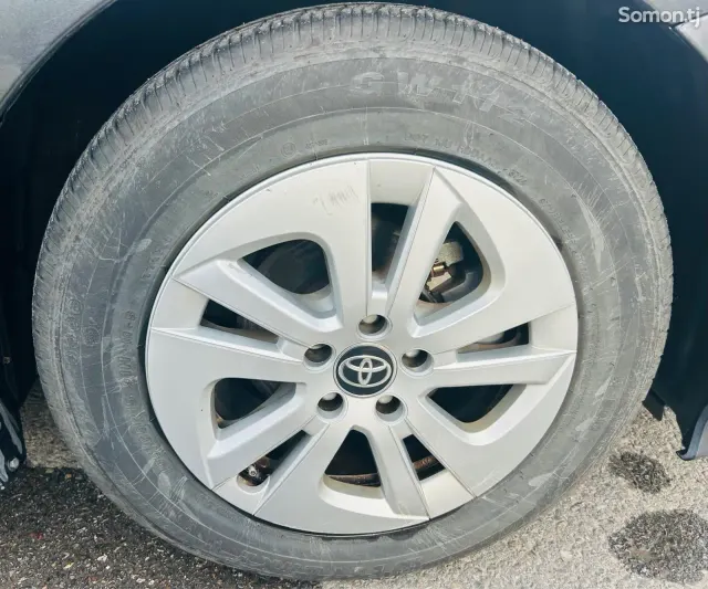 Toyota Prius 2016 · 1.8 AT
