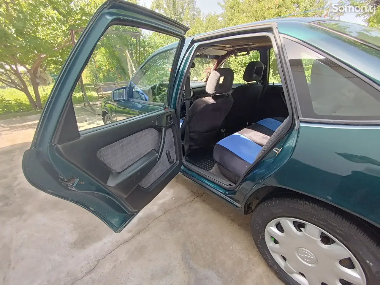Opel Vectra A 1995 · 1.8 MT