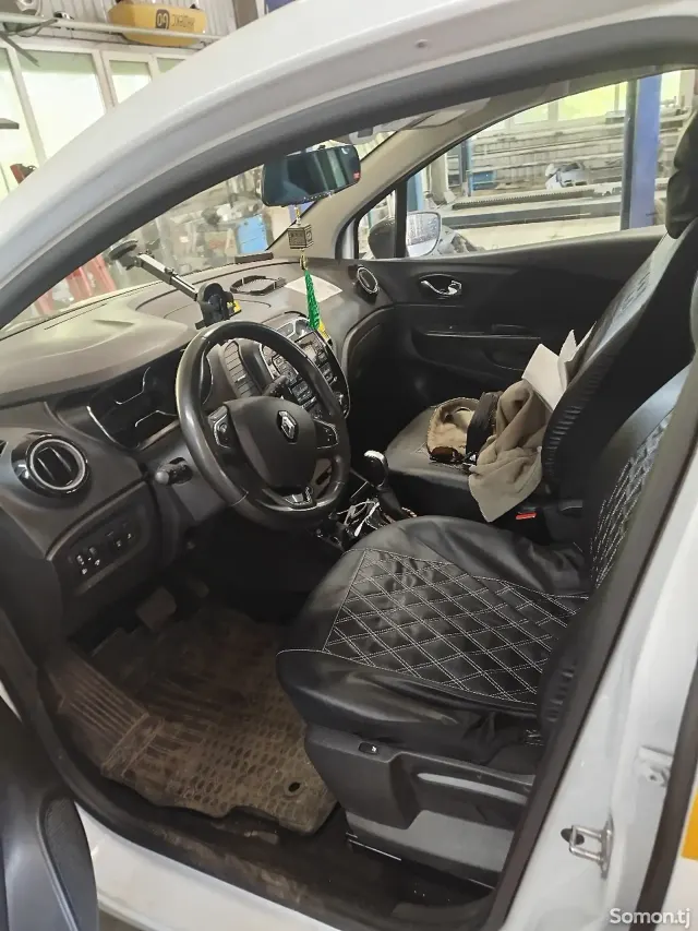 Renault 11 2019 · 1.6 AT