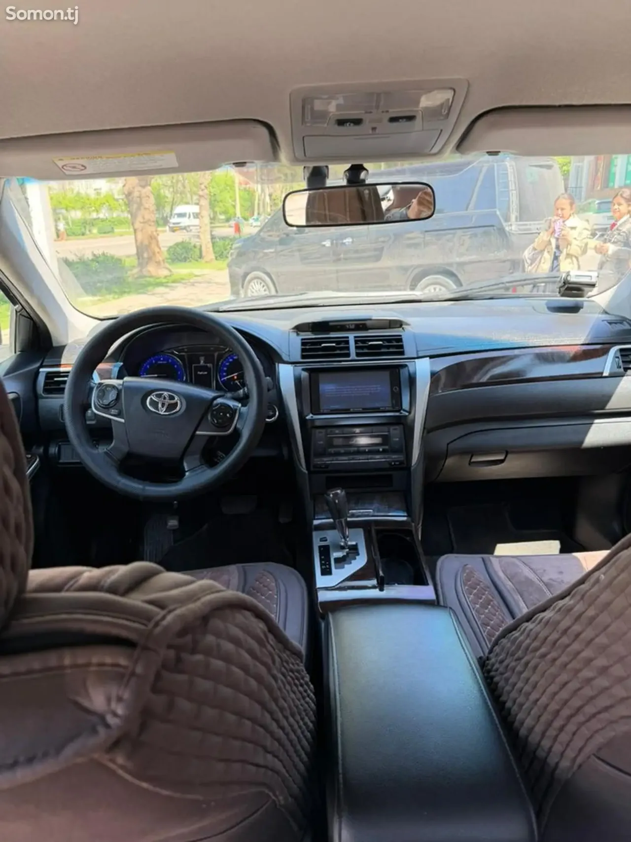 Toyota Camry 2015 · 2.0 AT