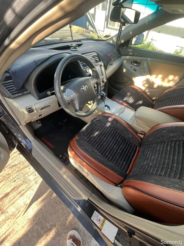 Toyota Camry 2011 · 2.5 AT