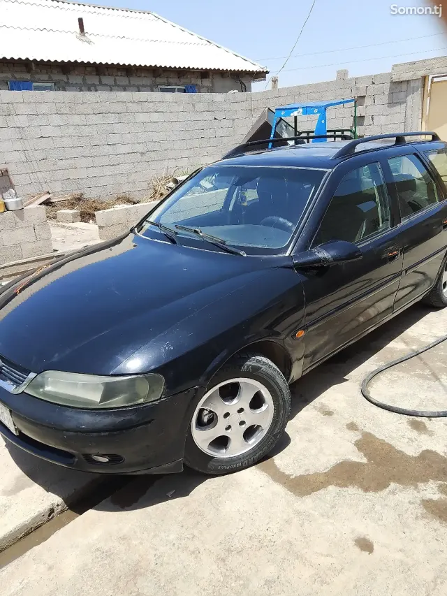 Opel Vectra B 1996 · 1.6 MT