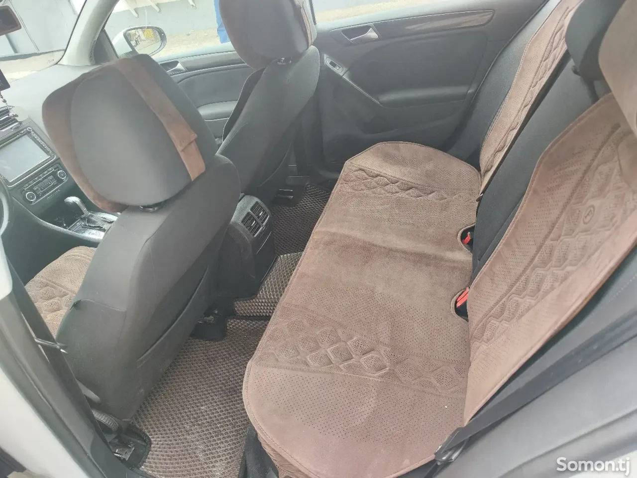 Volkswagen Golf 2011 · 2.0 AT