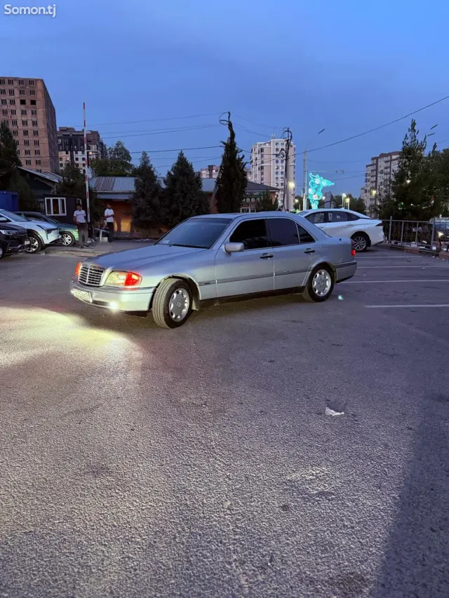Mercedes-Benz C class 1996 · 2.0 MT