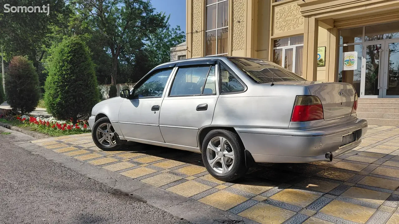 Daewoo Nexia 1995 · 1.6 MT