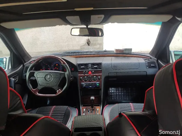 Mercedes-Benz C class 2000 · 2.4 AT
