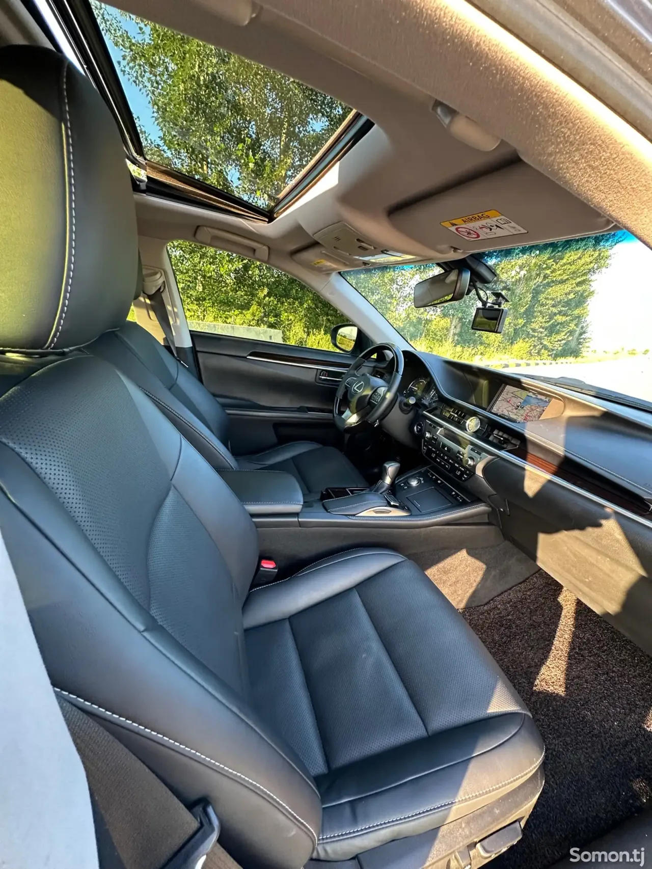 Lexus ES series 2016 · 3.0 AT