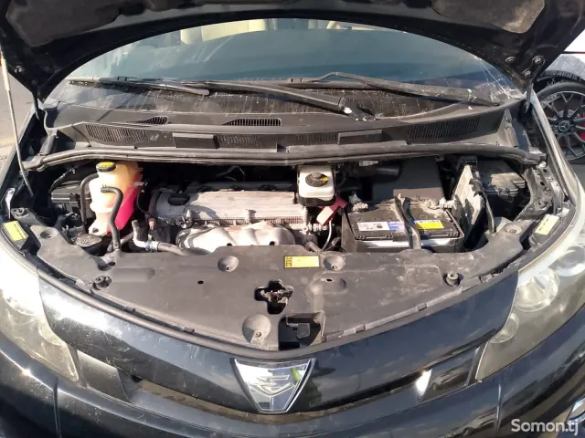 Toyota Estima 2014 · 2.4 AT