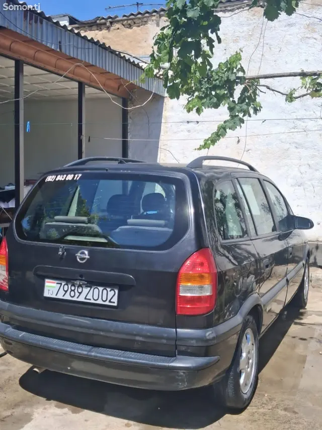 Opel Zafira 2001 · 1.8 MT