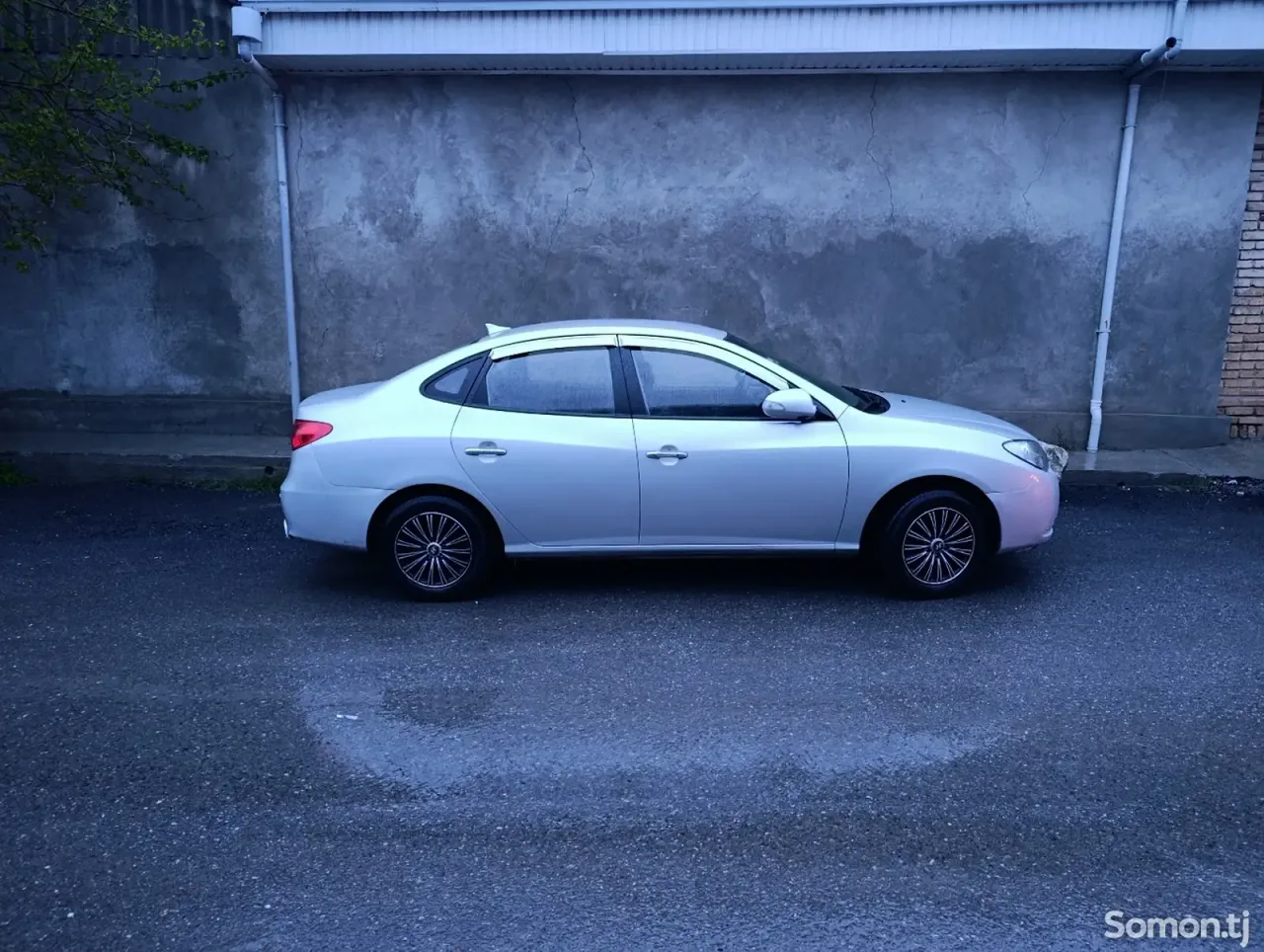 Hyundai Avante 2010 · 1.6 AT