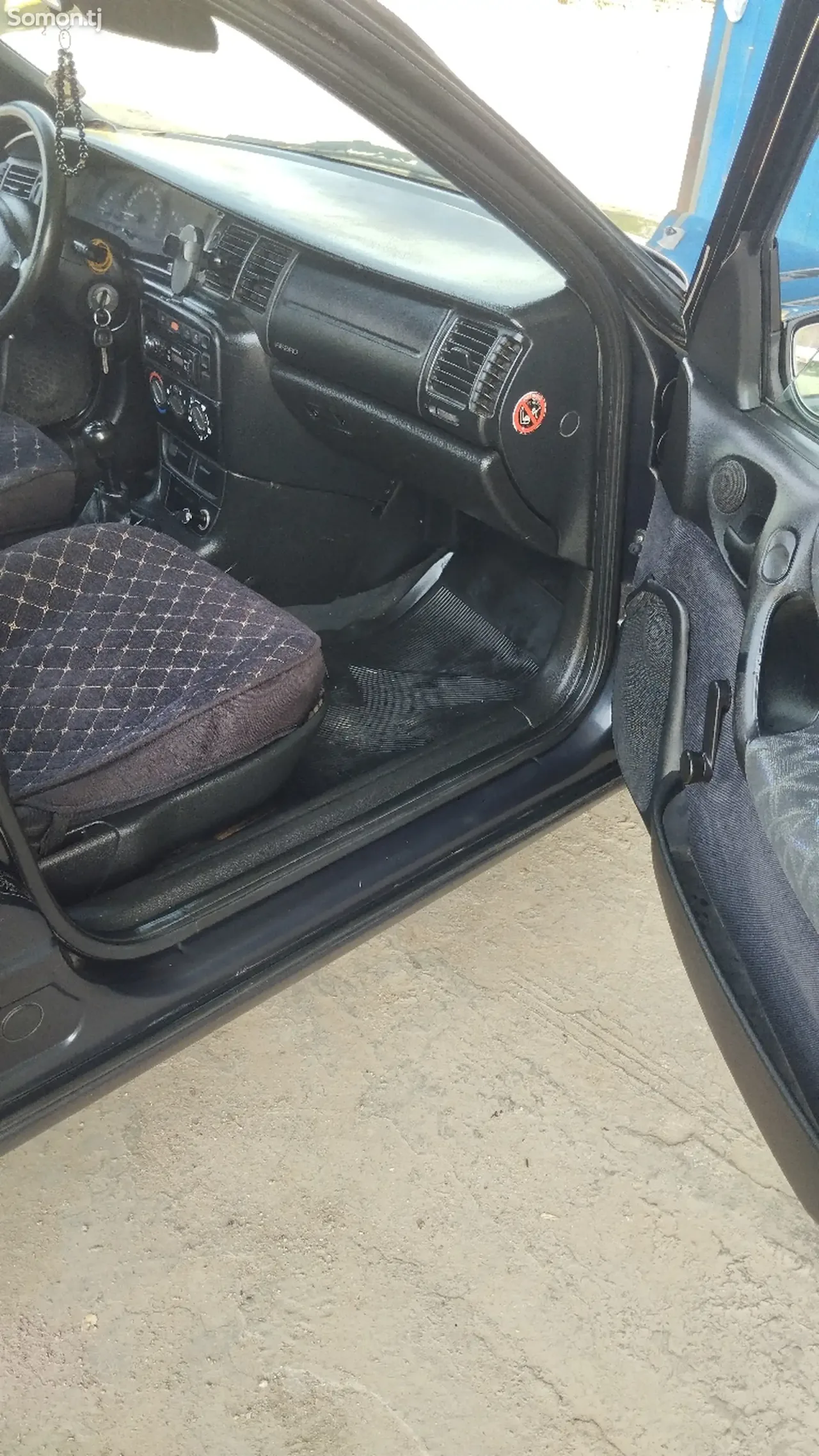 Opel Vectra B 1997 · 1.6 MT