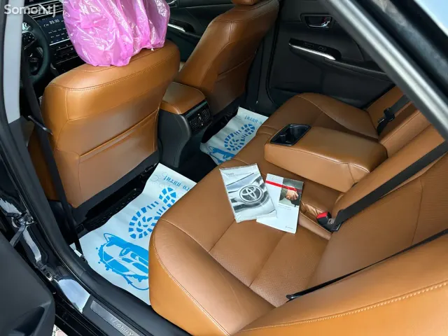 Toyota Camry 2017 · 2.5 AT