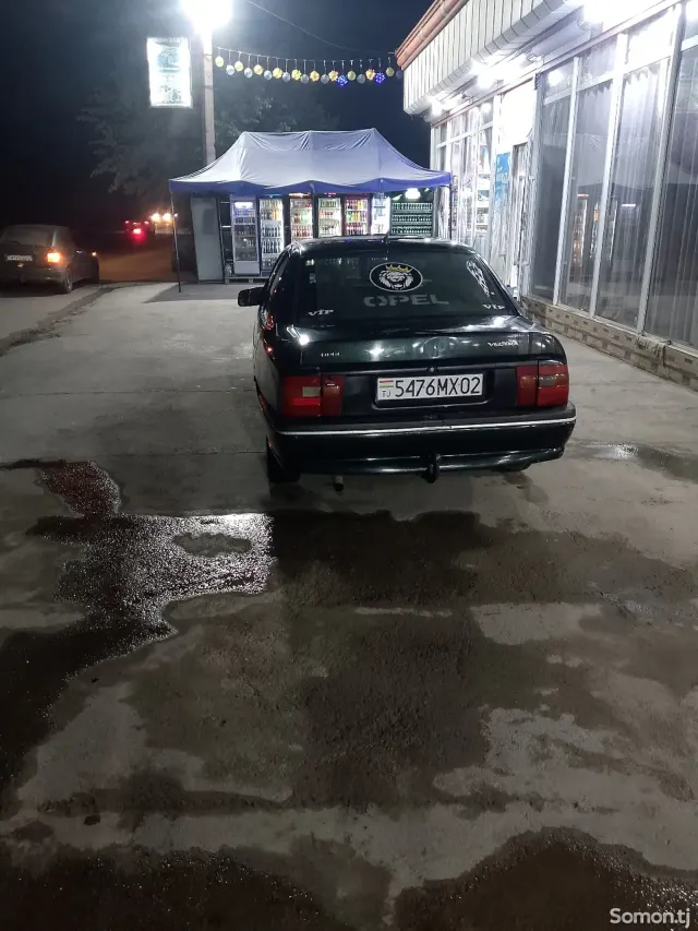 Opel Vectra A 1994 · 1.6 MT