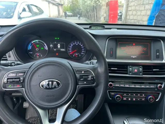 Kia K5 2018 · 2.4 AT