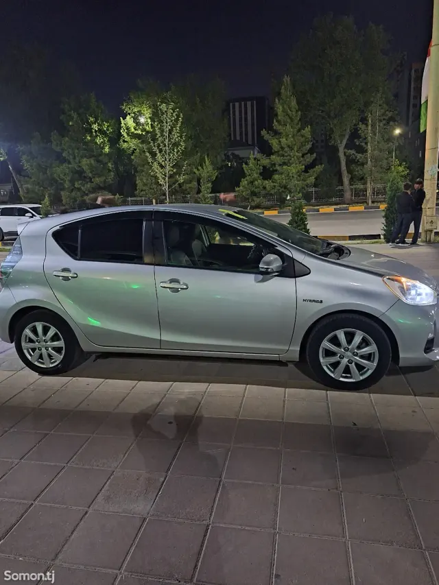 Toyota Aqua 2014 · 1.5 AT