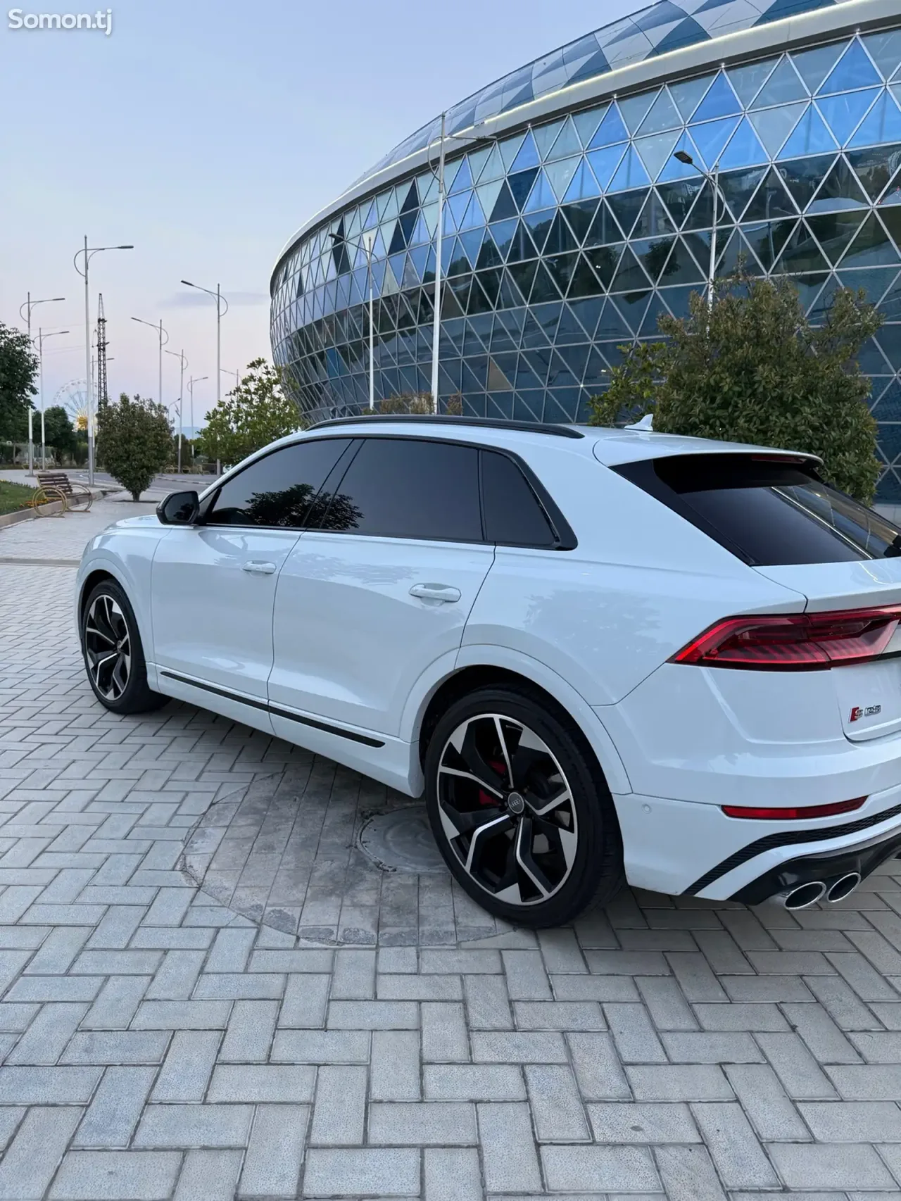 Audi Q8 2021 · 4.0 AT