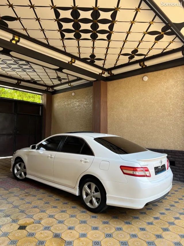 Toyota Camry 2010 · 2.5 AT