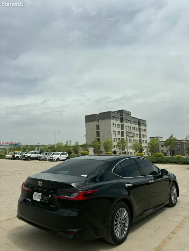Toyota Camry 2025 · 2.0 AT