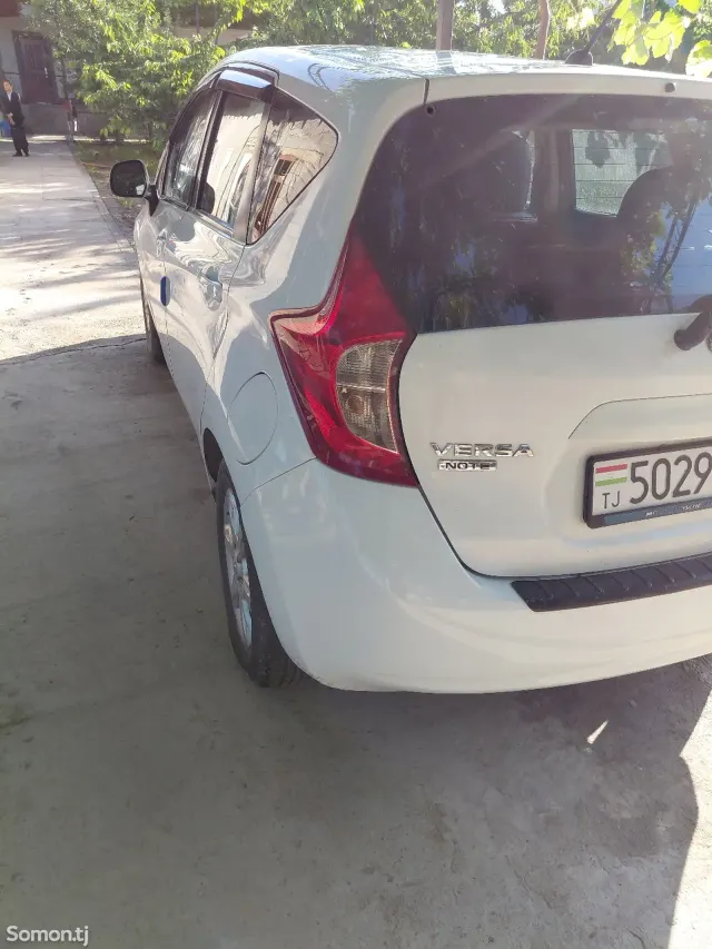 Nissan Versa 2015 · 1.6 AT