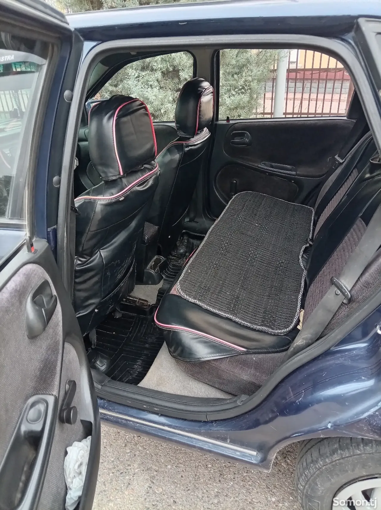 Opel Astra F 1993 · 1.6 MT