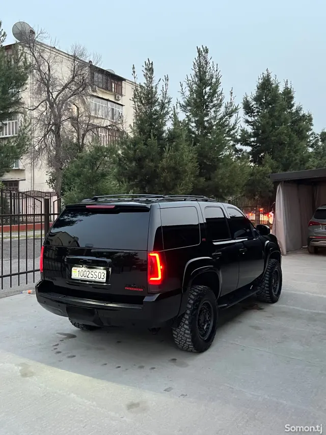 Chevrolet Tahoe 2011 · 5.3 AT