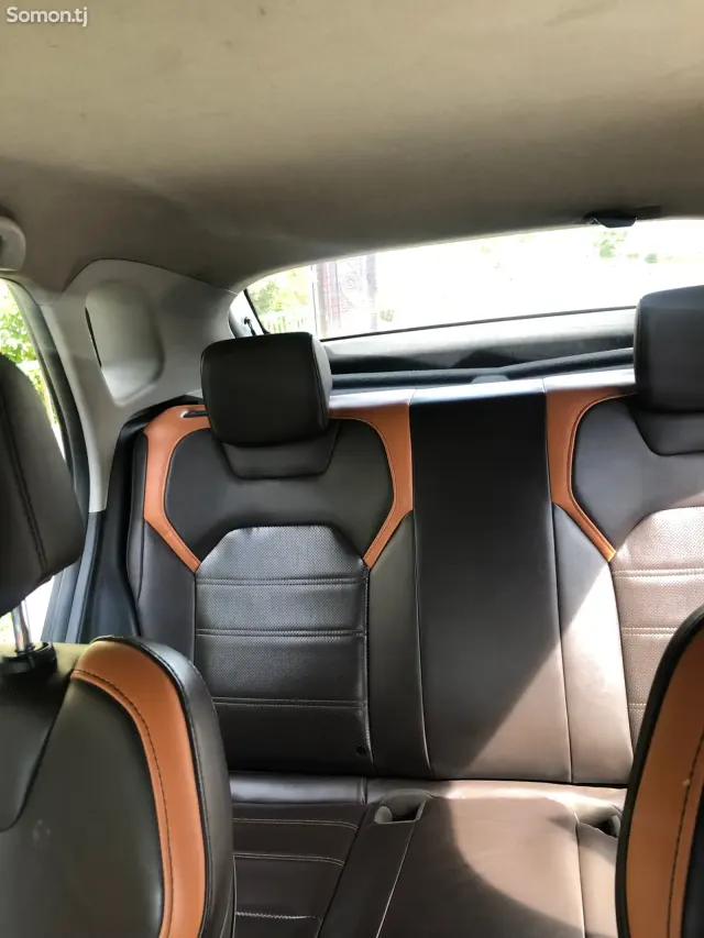 BYD E2 2022 · AT