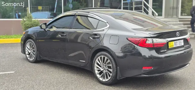 Lexus ES series 2017 · 3.0 AT