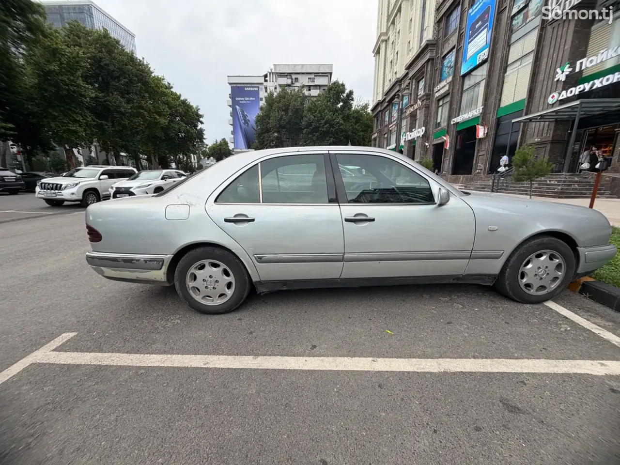 Mercedes-Benz E class 1997 · 2.3 AT