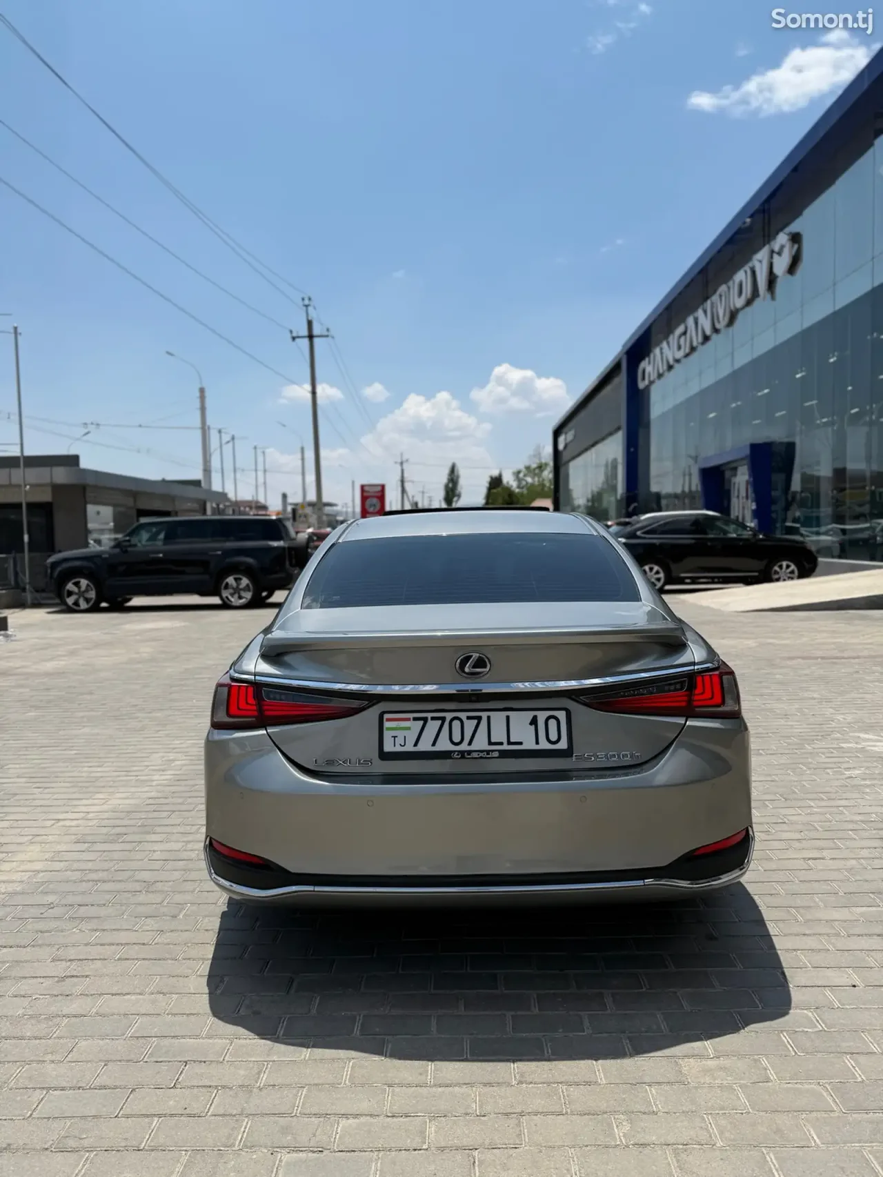 Lexus ES series 2020 · 2.5 AT