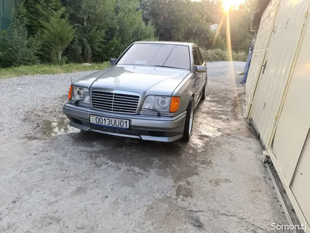 Mercedes-Benz W124 1992 · 5.5 AT