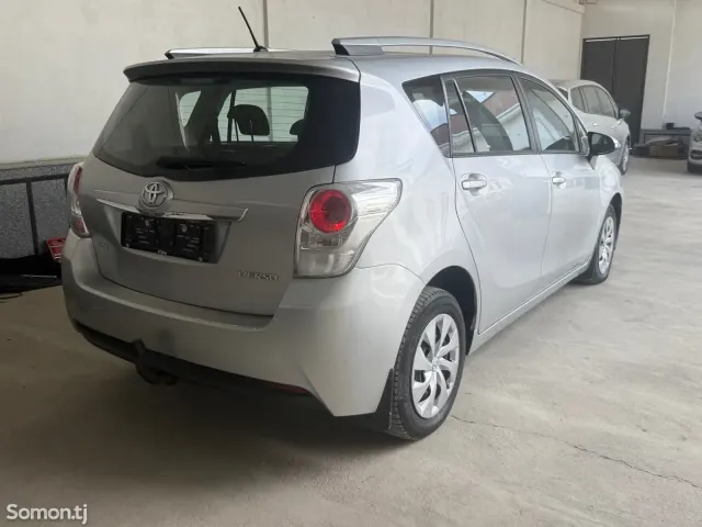 Toyota Verso 2014 · 1.8 MT