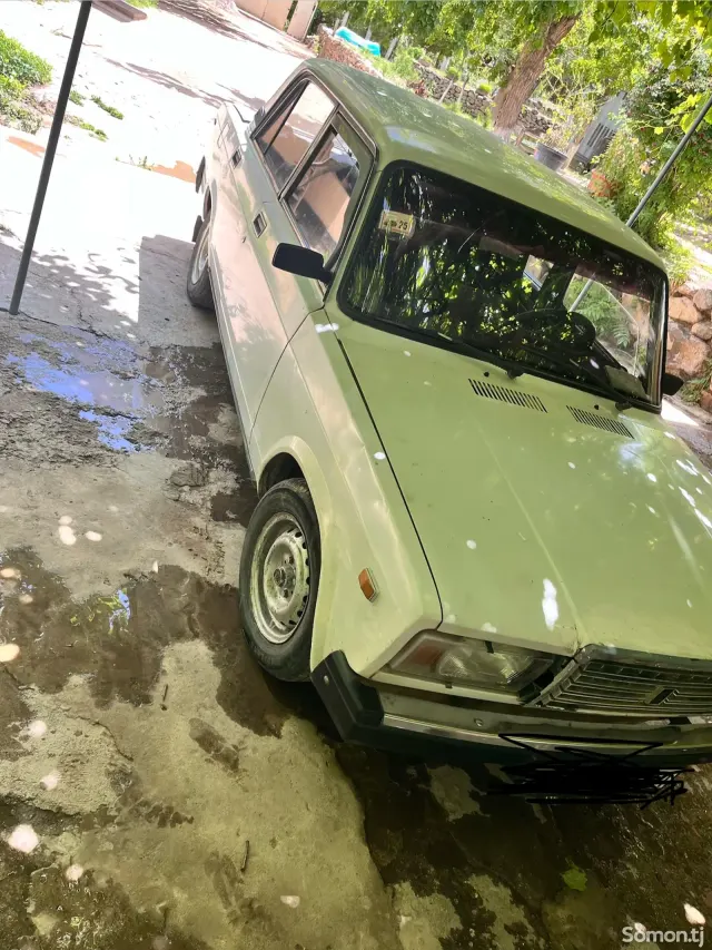 Lada (ВАЗ) 2107 2004 · 1.6 MT
