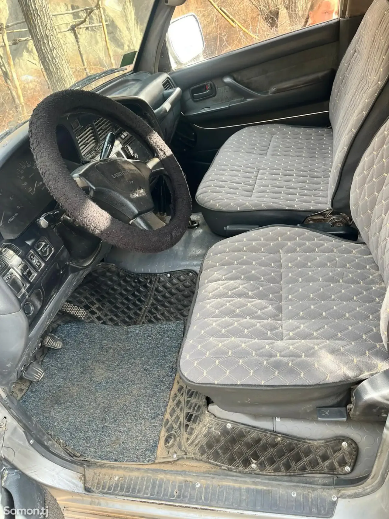 Toyota Land Cruiser 1997 · 4.6 MT