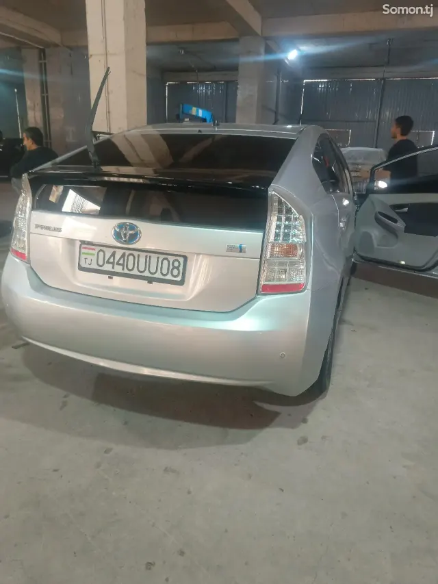 Toyota Prius 2011 · 1.6 AMT