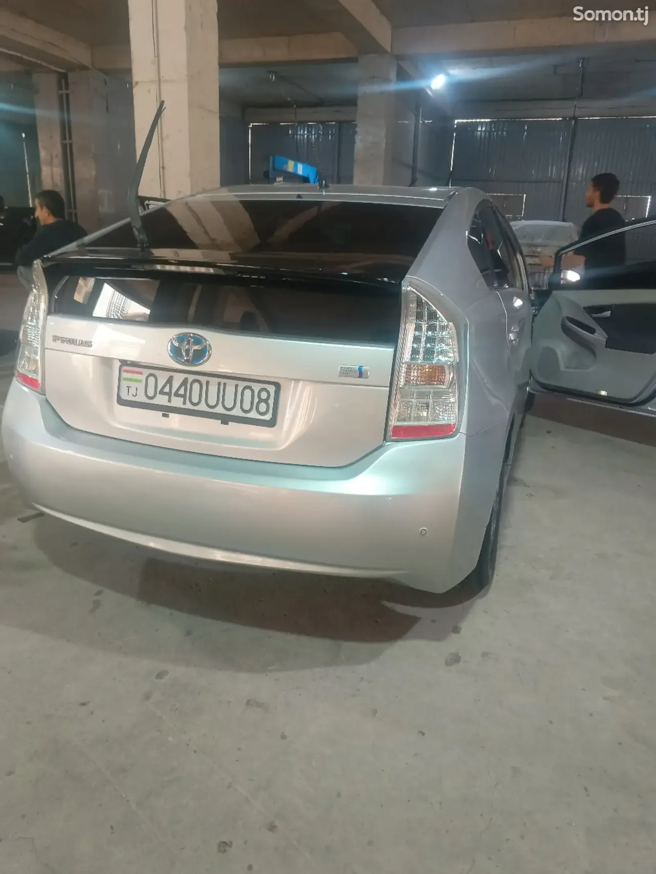 Toyota Prius 2011 · 1.6 AMT