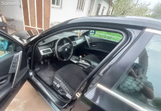 BMW 5 series 2004 · 2.4 MT